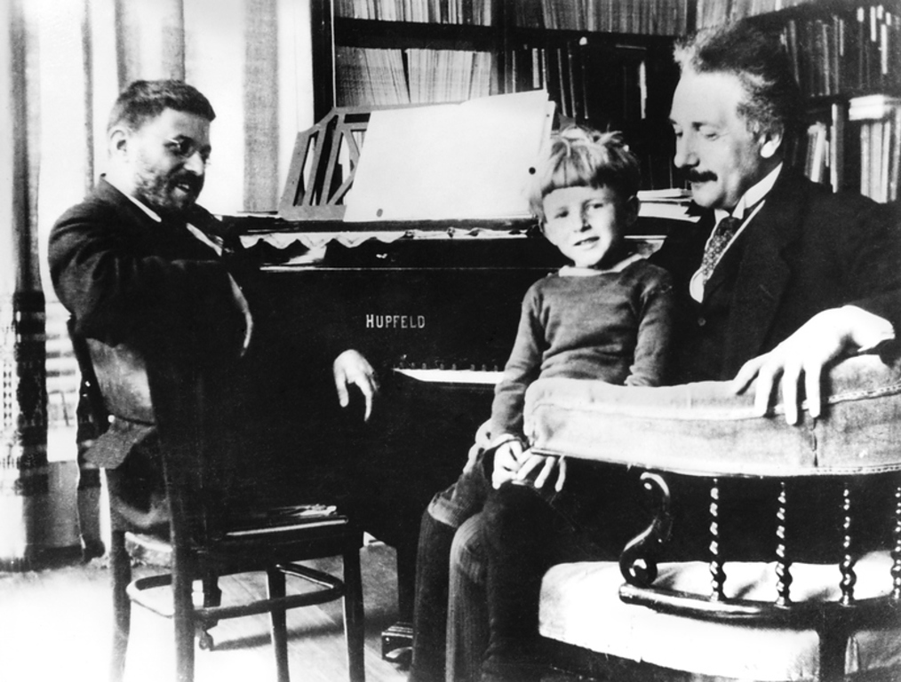 Albert Einstein (right) with Austrian-Dutch physicist Paul Ehrenfest (left) and Ehrenfest’s son in Ehrenfest’s home in Leiden, The Netherlands.