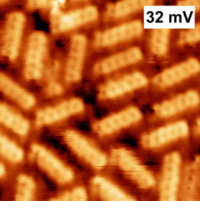 Caterpillar-like pentacene molecules